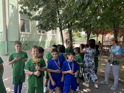 Награждаване на учениците от НУ "Отец Паисий" за участие в Националната програма "Заедно в изкуството и спорта" - НУ Отец Паисий - Пазарджик